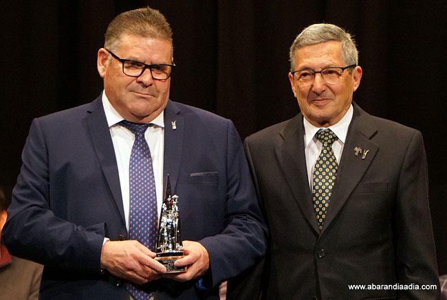 El Nazareno de Honor 2020 junto al presidente de la JHS