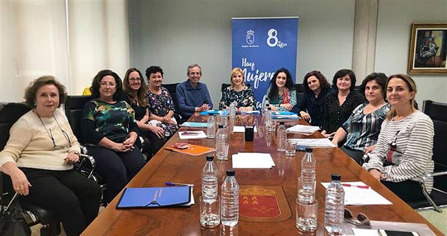 Violante Tomás presidiendo el jurado