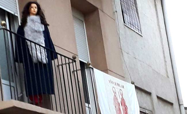 La Familia Amorós, en la calle Rosario, no se olvidó de 'partir la 'Cuaresma'