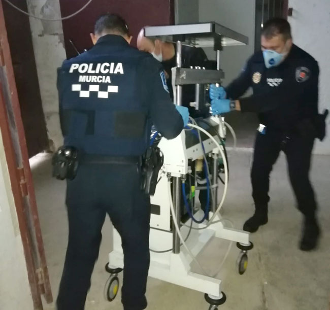 Imagen del traslado del material de la Plaza de Toros de Murcia