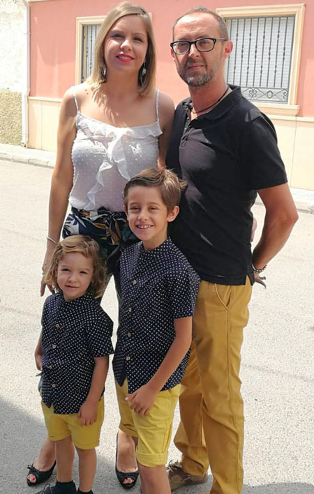 Dani, junto a su mujer, Cristina y sus hijos Daniel y Martín