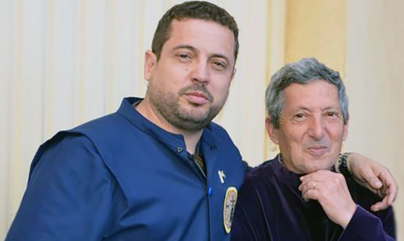 El nuevo presidente junto al presidente saliente