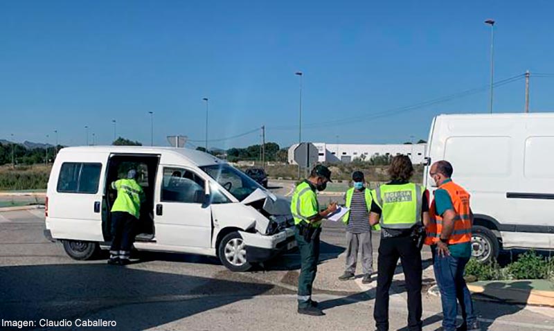 Estado en el que quedó una de las furgonetas