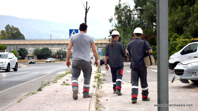 Operarios en la zona de la avería