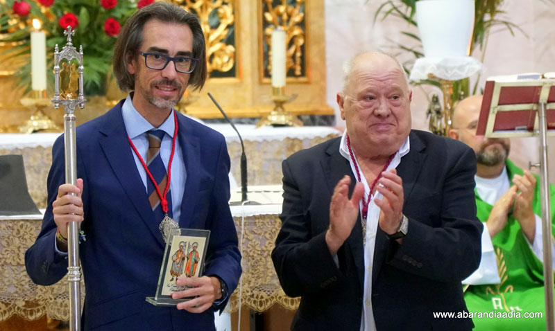 El nuevo Hermano Mayor junto al presidente de la Hermandad