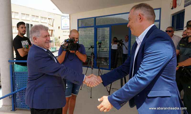 Saludo entre nuestro alcalde y el delegado
