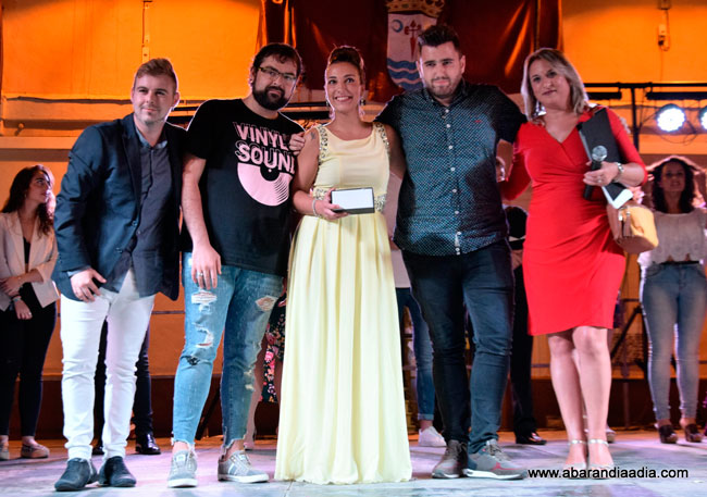 El jurado junto a los ganadores 2018 y 2019
