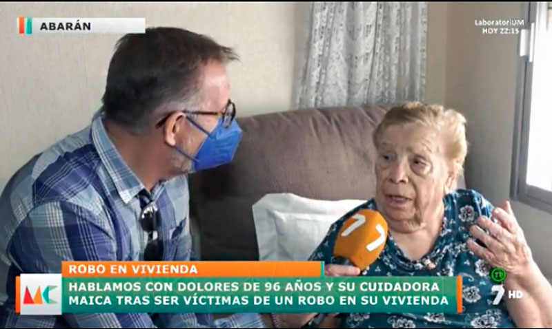 Paco García hablando con Maruja