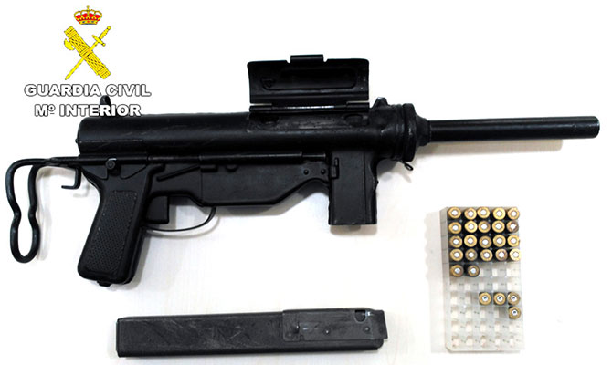 Arma incautada a los detenidos