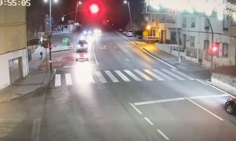 La Policía Local alerta de infracciones en los semáforos de acceso a Abarán