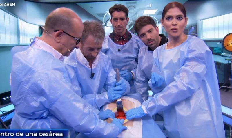 La abaranera Isabel Castaño muestra en ‘El Hormiguero’ cómo hacer una cesárea con órganos sintéticos