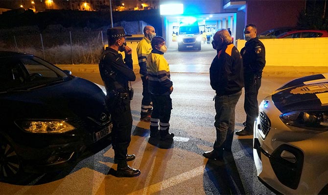 Efectivos de Seguridad y sanitarios a las puertas del SUAP de Abarán