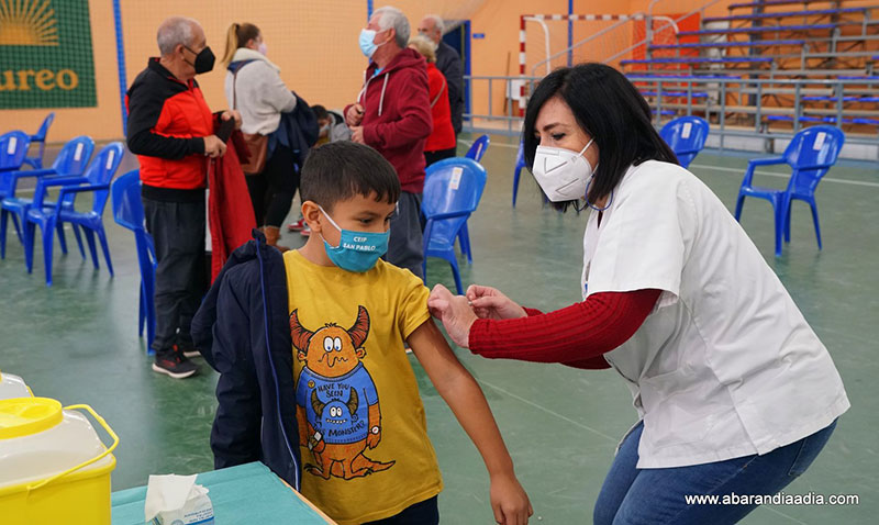 Jhamdry recibe la vacuna