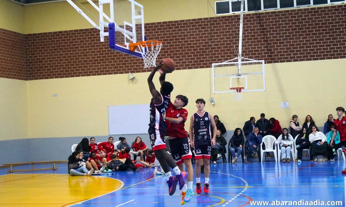 La Escuela de Baloncesto Abarán inauguró sus nuevas canastas con victorias
