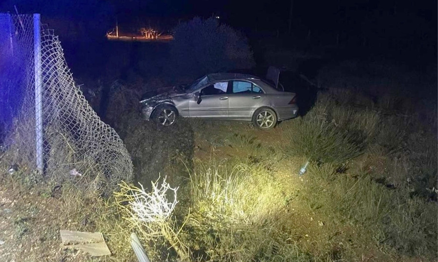 Un conductor da positivo en alcohol y drogas tras salirse de la vía en Abarán