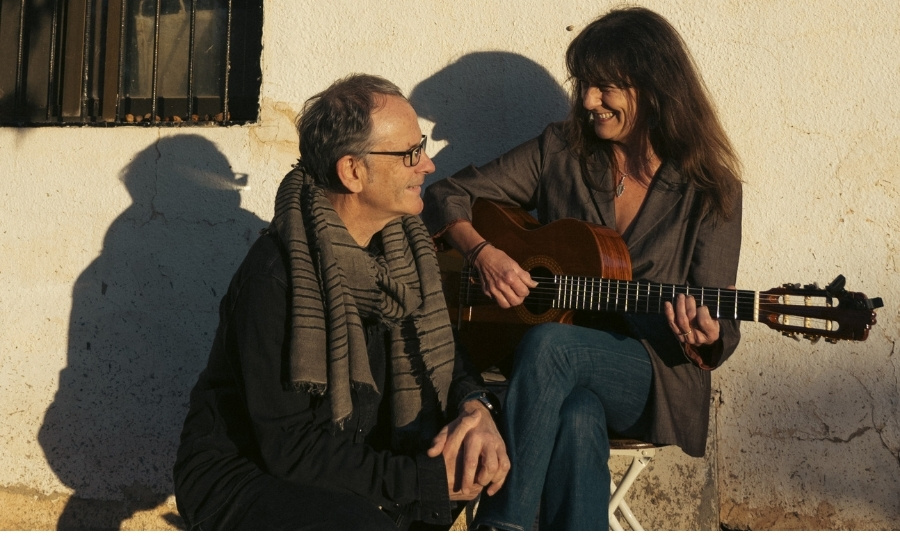 Narea & Puche rinden homenaje a Luis E. Aute en un espectáculo íntimo y visual