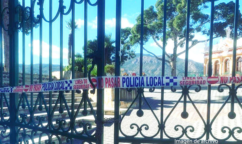 Las fuertes rachas de viento obliga a cerrar parques e instalaciones deportivas en Abarán