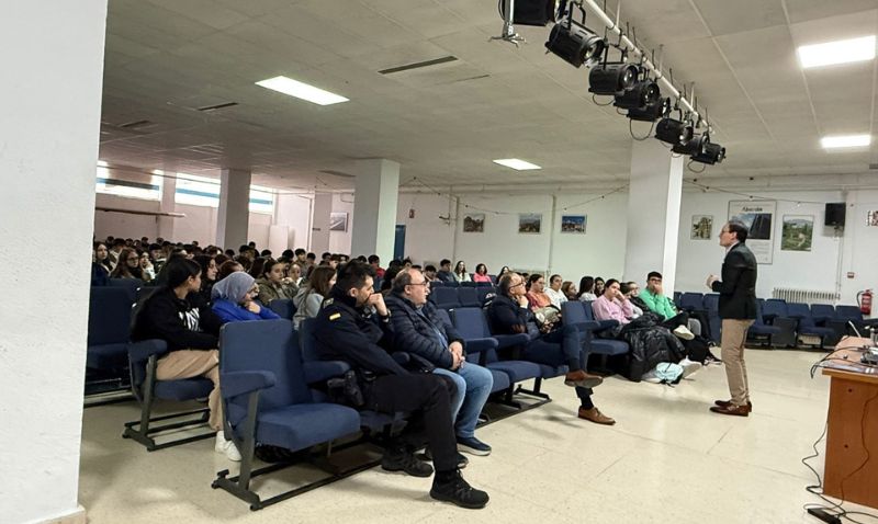 El Fiscal Superior de la Región de Murcia acerca la justicia a los jóvenes de Abarán