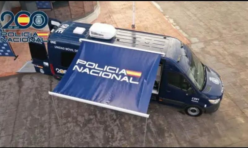 La Policía Nacional desplaza a Abarán su unidad móvil para expedir DNI y pasaporte