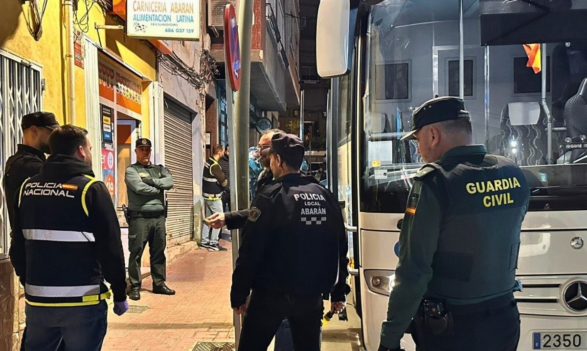 8 detenidos y más de 50 identificados en el operativo policial de ayer en Abarán