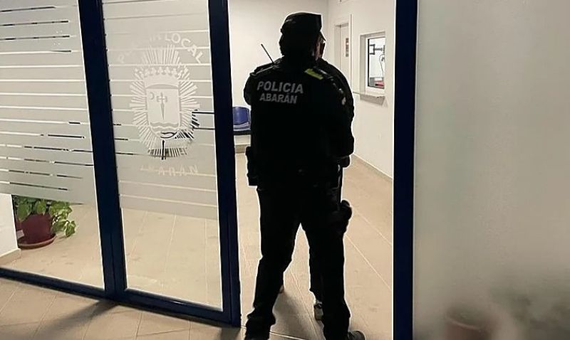 Detenido en Abarán tras amenazar a un familiar y agredir a agentes de la Policía Local
