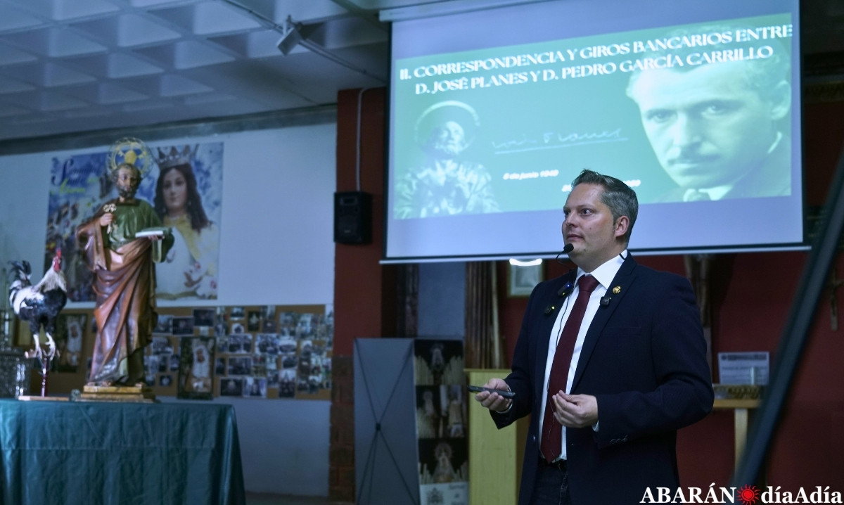 Álvaro Carpena desvela el proceso creativo de la imagen de San Pedro de Abarán