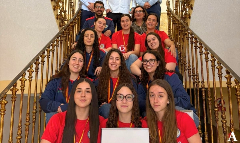 El Ayuntamiento de Abarán recibe a las campeonas de balonmano femenino