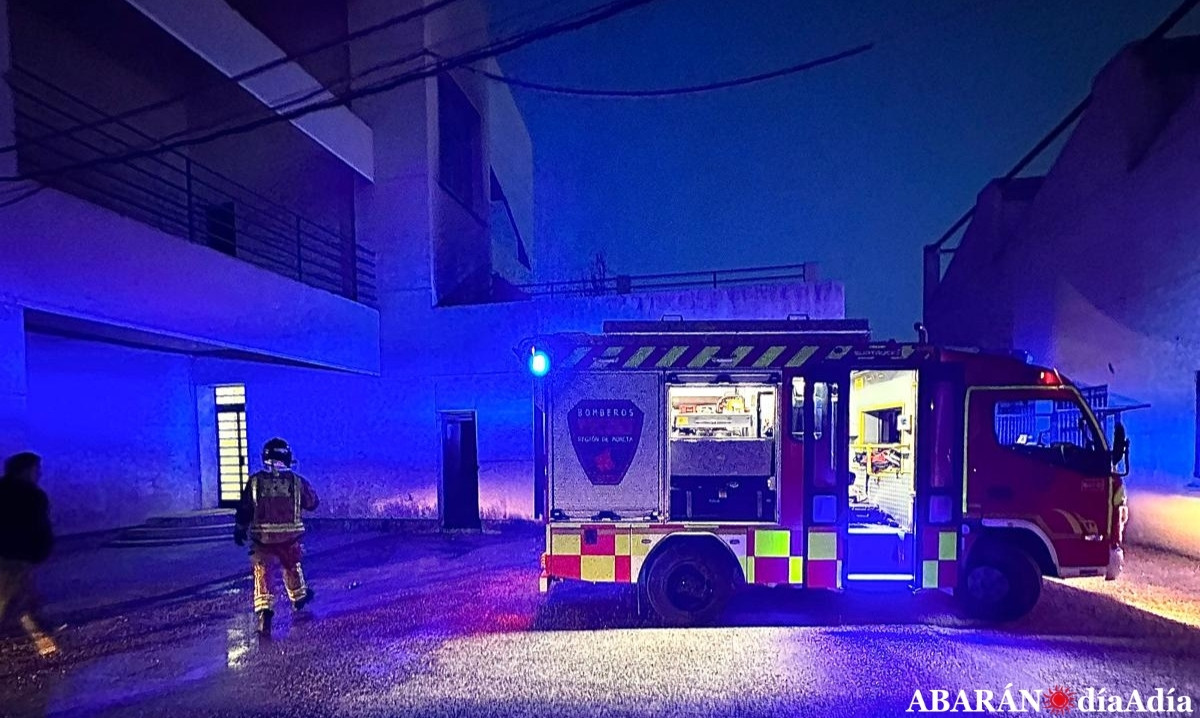 Un incendio en el IES Villa de Abarán moviliza a Policía Local, bomberos y Guardia Civil