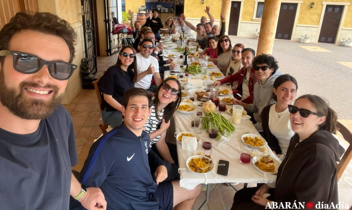 Sol, familia y tradición: así se está viviendo hoy martes en Abarán el ‘Día de la mona’