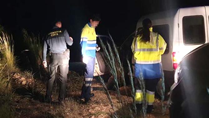 Agentes y sanitarios en el lugar del hallazgo