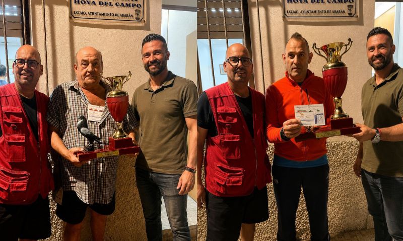 La Sociedad Santiago Apóstol acogió la gran final de palomos deportivos
