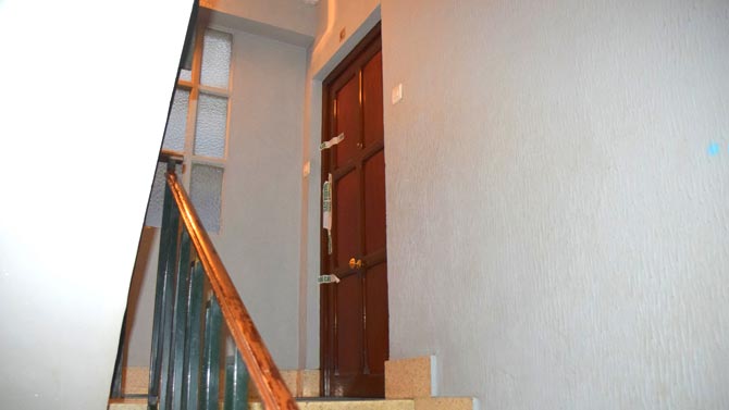 Puerta de la vivienda donde ocurrieron los hechos