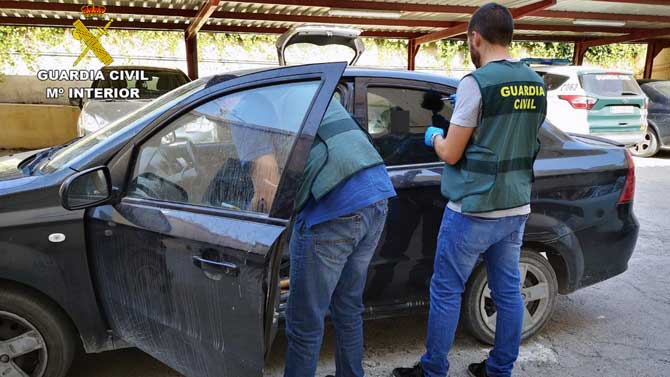 Veh&iacute;culo utilizado por los detenidos