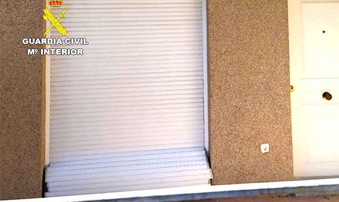 Los cacos entraron forzando la ventana