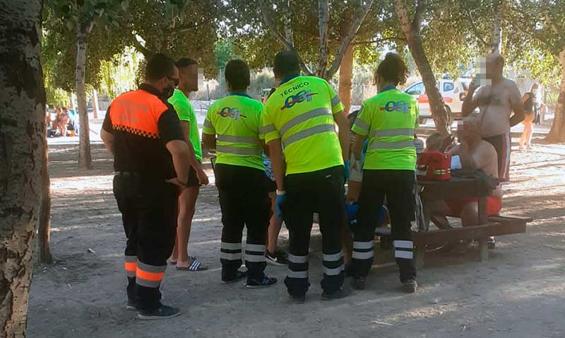 Efectivos atienden al accidentado