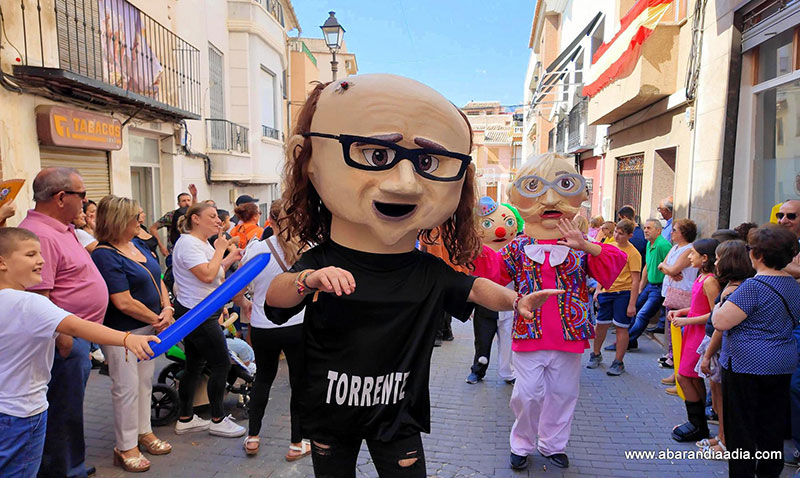 Personajes de la Asociación Cultural de Gigantes y Cabezudos 'Imagina y Crea'