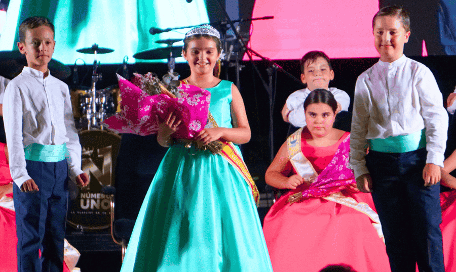 Abarán corona a su Reina Infantil 2025 y su corte de pequeñas damas de honor