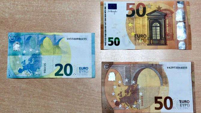 Billetes incautados a las dos mujeres