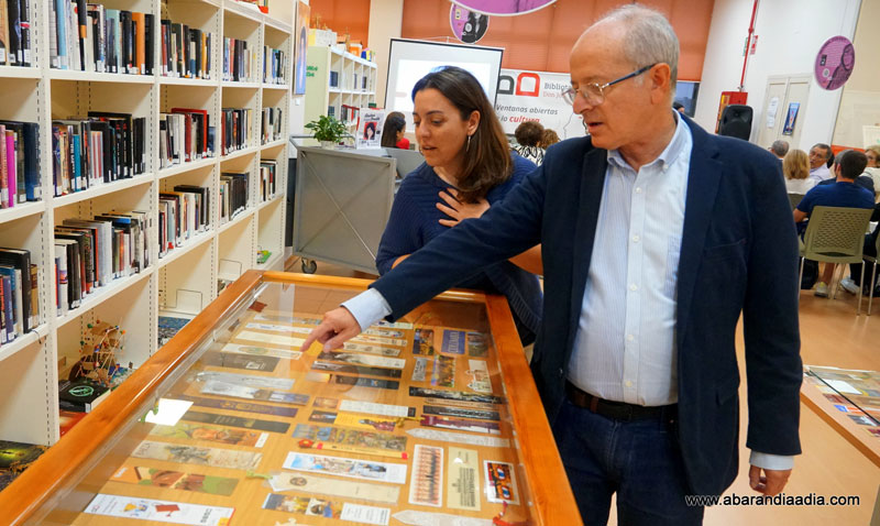 José S. Carrasco junto a la edil de Cultura, Penélope Luna