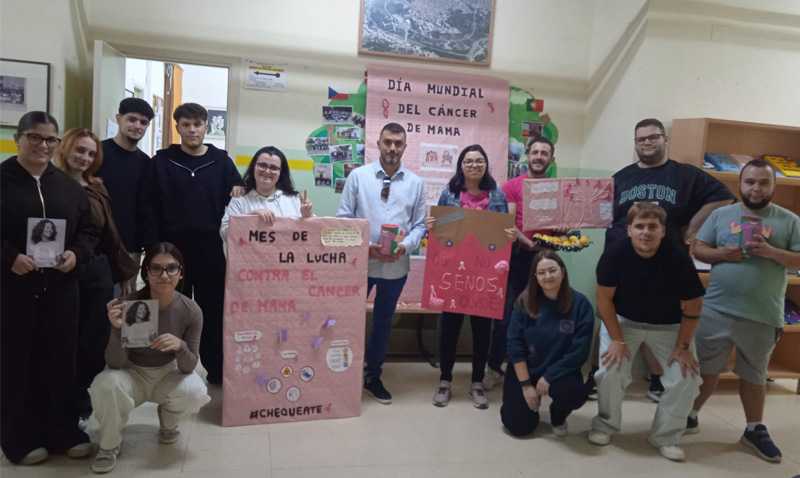 El IES Villa de Abarán crea un Rincón Rosa para sensibilizar sobre el cáncer de mama