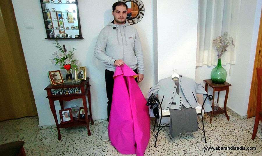 El joven David Avellaneda se presenta este sábado ante la afición taurina de Abarán