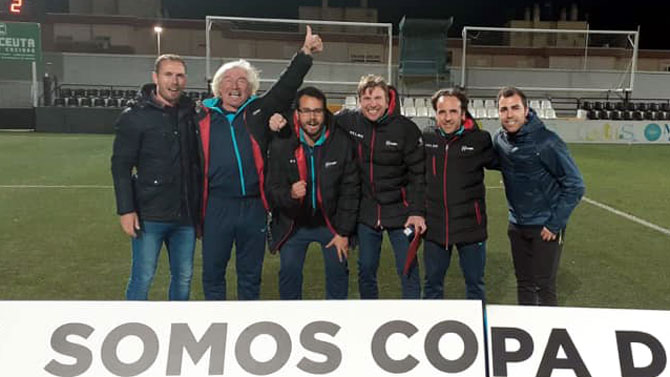 Eugenio, primero por la derecha, con otros integrantes del staff técnico de El Palmar