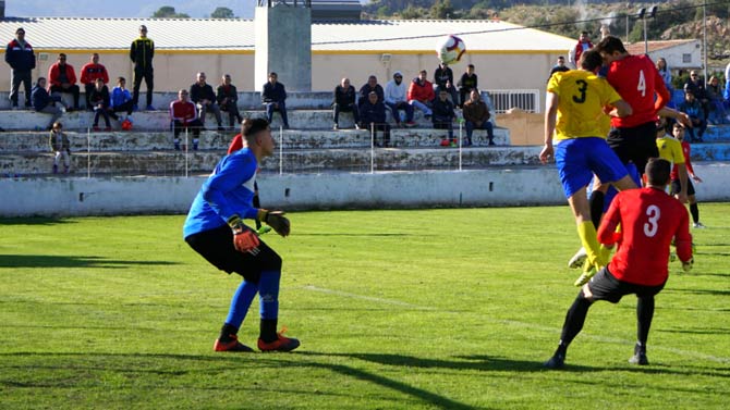 Iker cabecea en la jugada que supuso el 2-0
