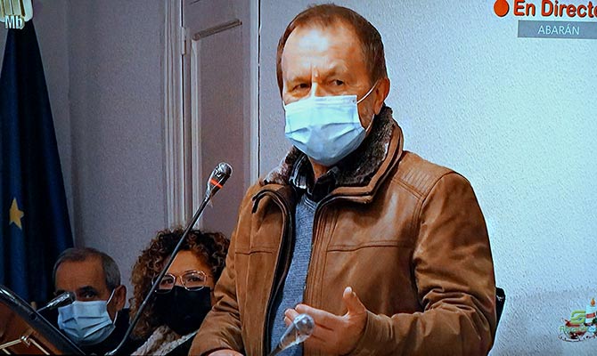 Staffan en su turno de palabra en el pleno