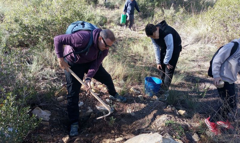 El voluntariado ambiental durante el otoño en la Sierra de la Pila mejora la biodiversidad