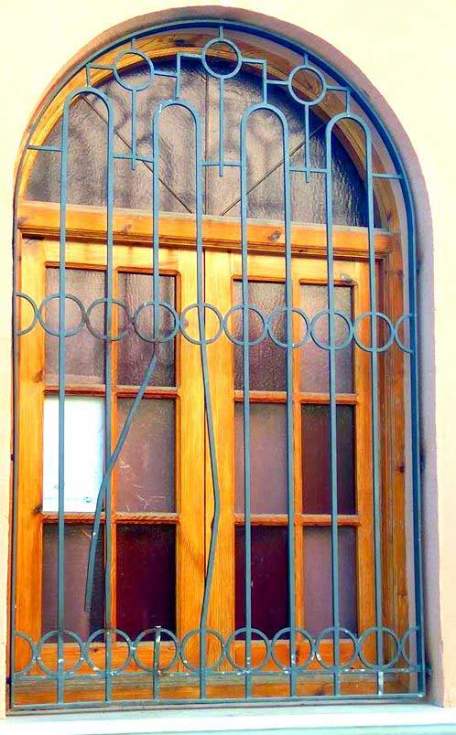 Ventana forzada en Virgen del Oro