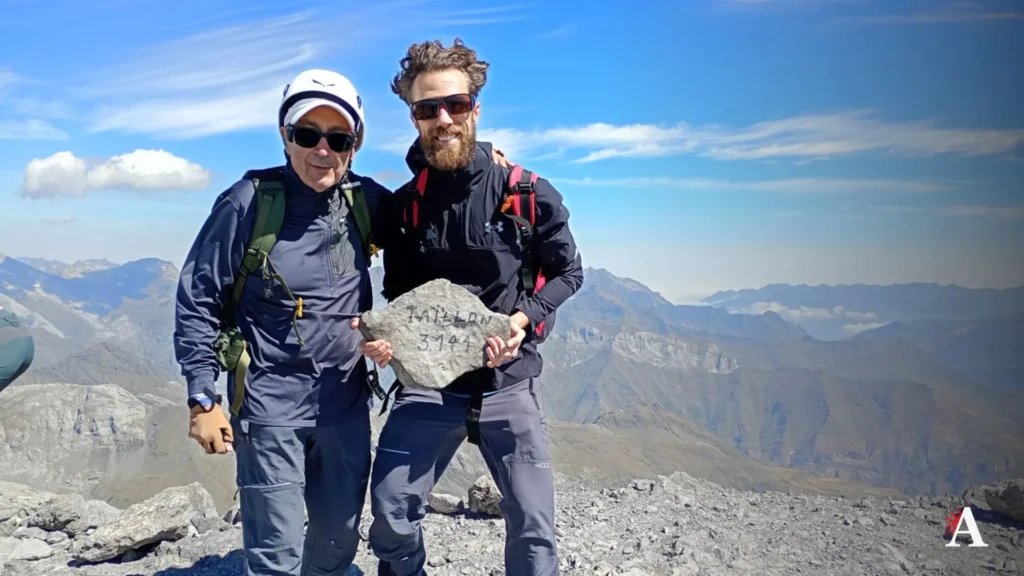 Dos abaraneros coronan el Pico Taillon 3